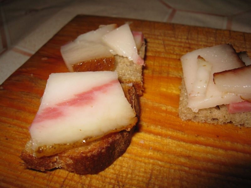 Бутерброд с салом.JPG